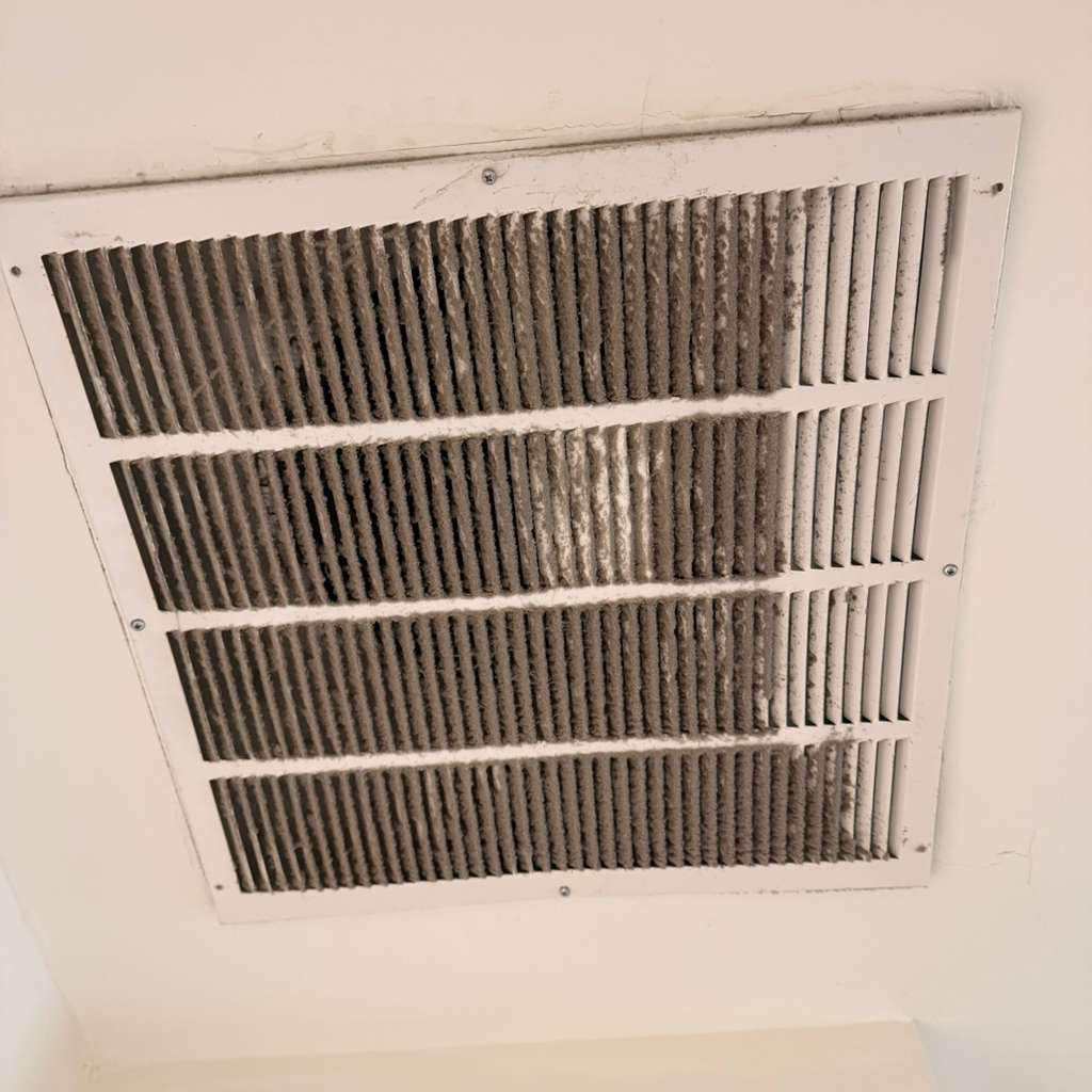 Dirty air vent before cleaning